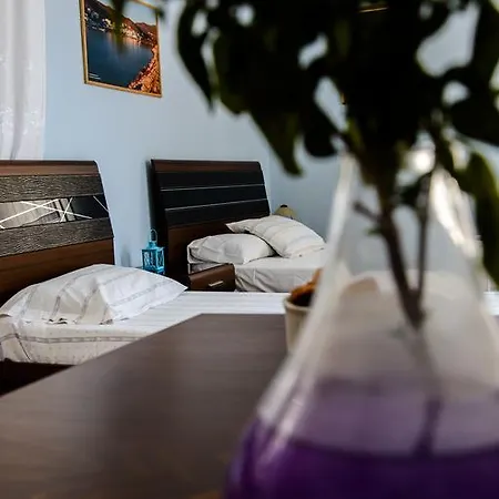 Theodora * Pánormos